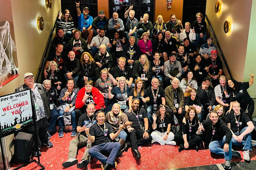 Hard Rock Cafe New York Pinevent Pin-o-ween 2022 - Group Picture