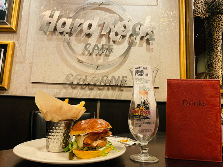 Read more about the article Testing The New Messi Chicken Sandwich at Hard Rock Cafe Cologne