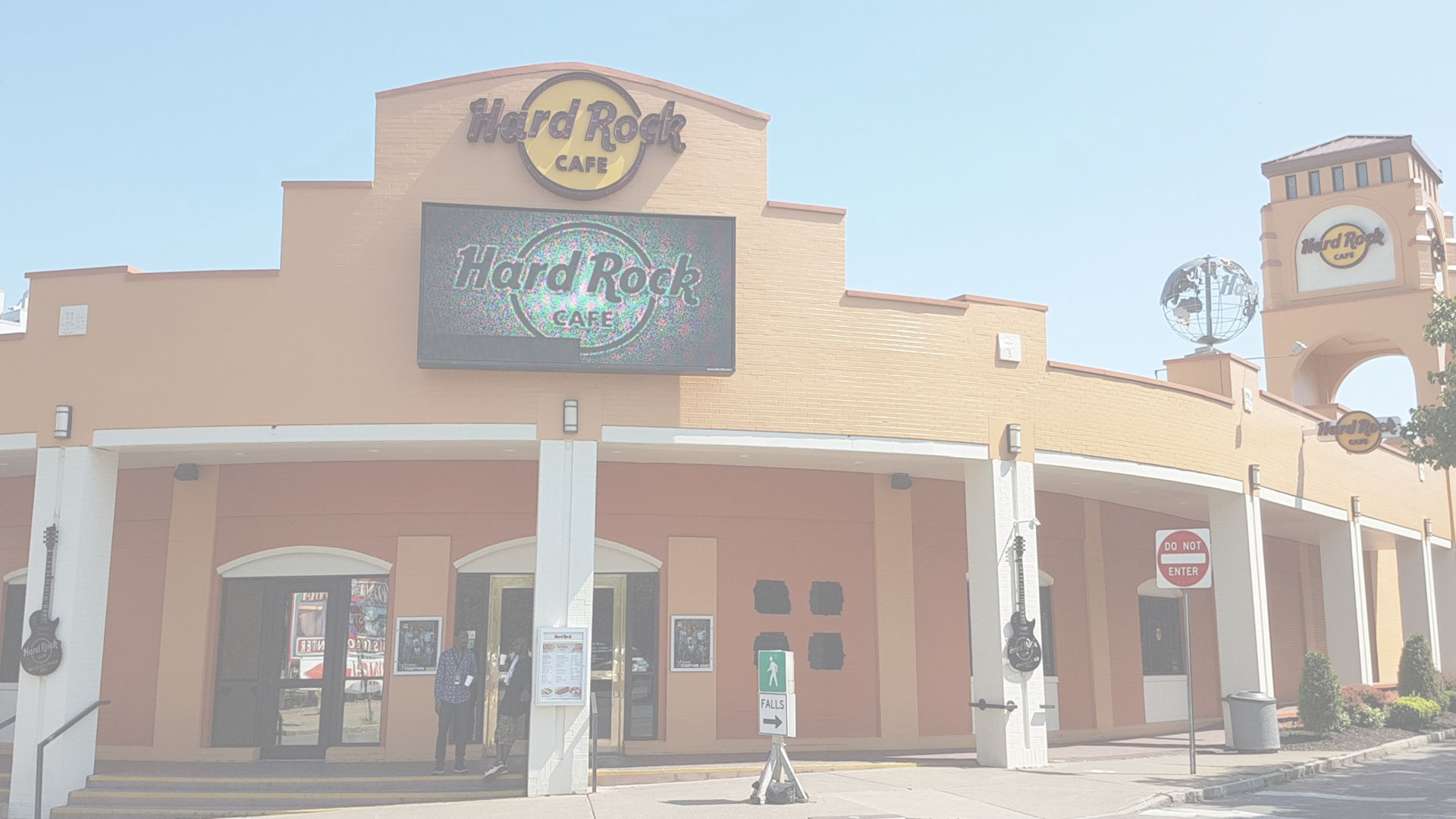 Hard Rock Cafe Niagara Falls ピンバッジ Niagara Falls Cascading Falls Guitar Pin | Online Rock Shop