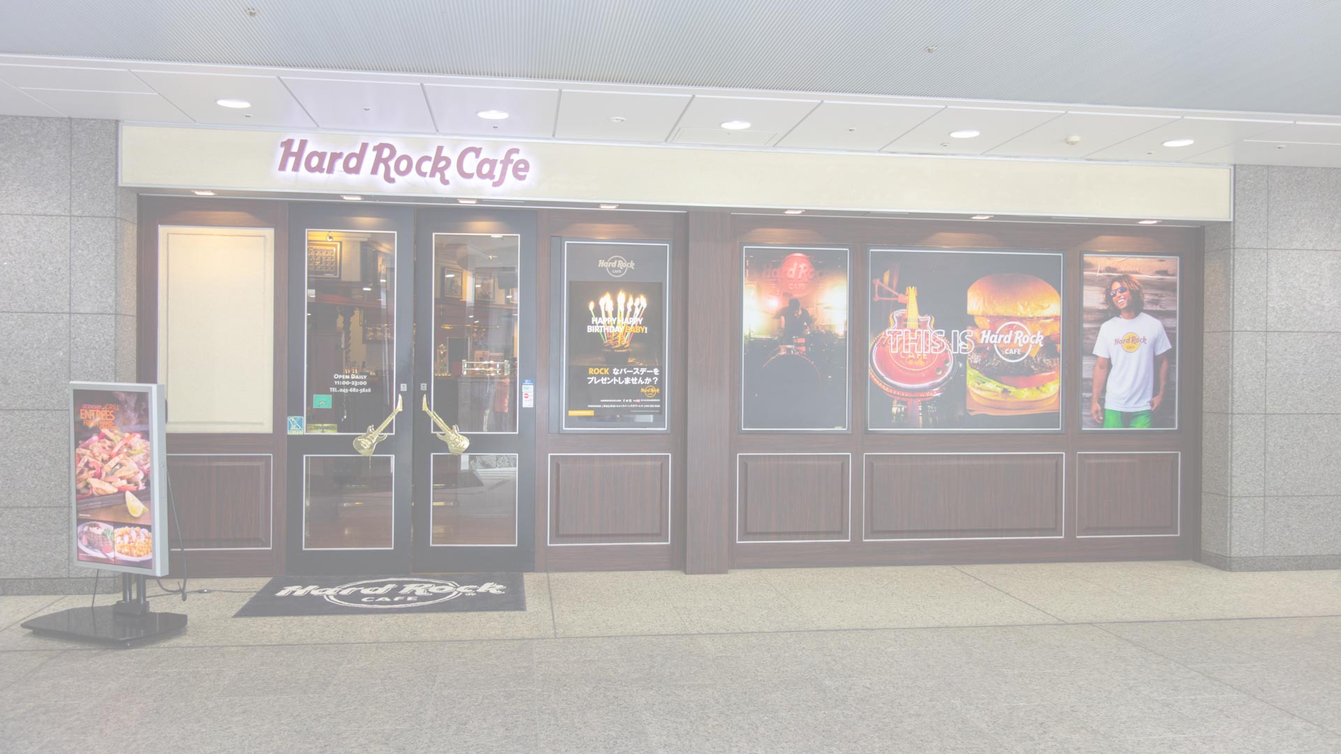 Hard Rock Cafe Yokohama Magnets, Pins & News